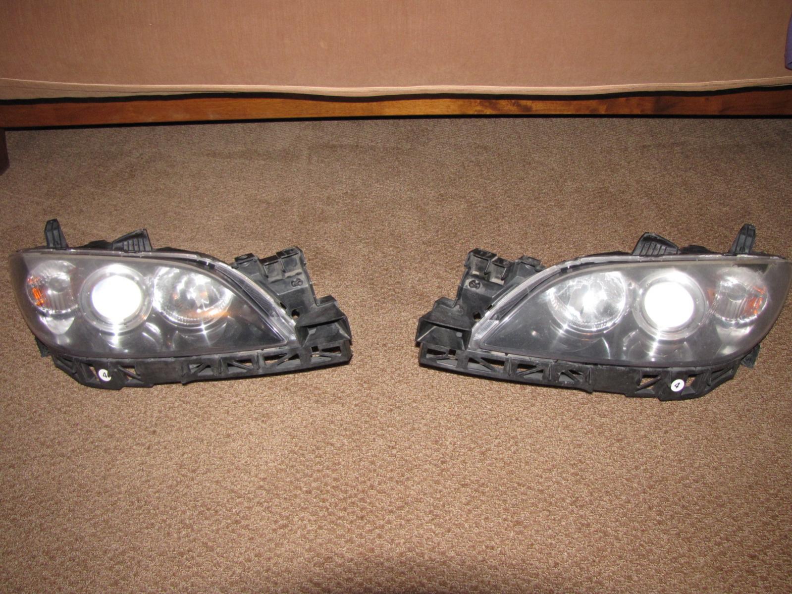 For Sale 2006 Mazda 3 Headlamp Assemblies (L & R